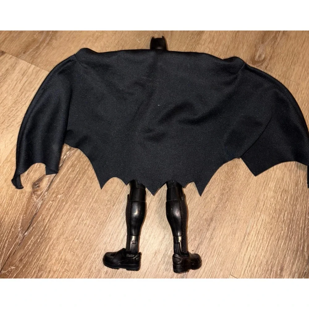 2005 Mattel DC Batman Begins W/ Fabric Cape by‎ DC Comics 14